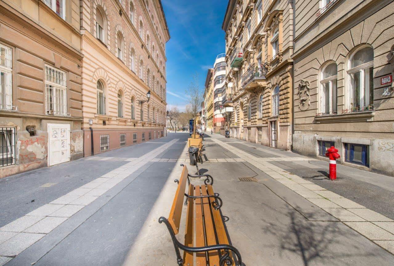 Happy Home Blue Budapest Bagian luar foto